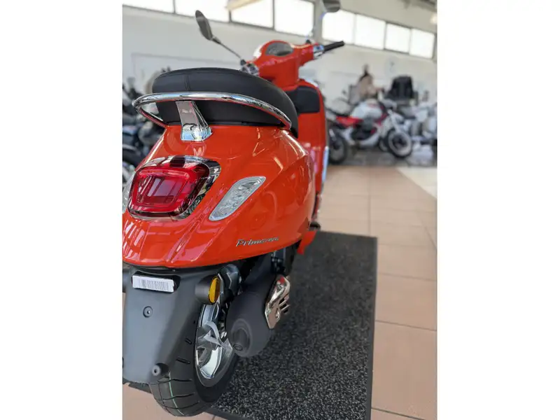 Vespa Primavera 125 - foto 3