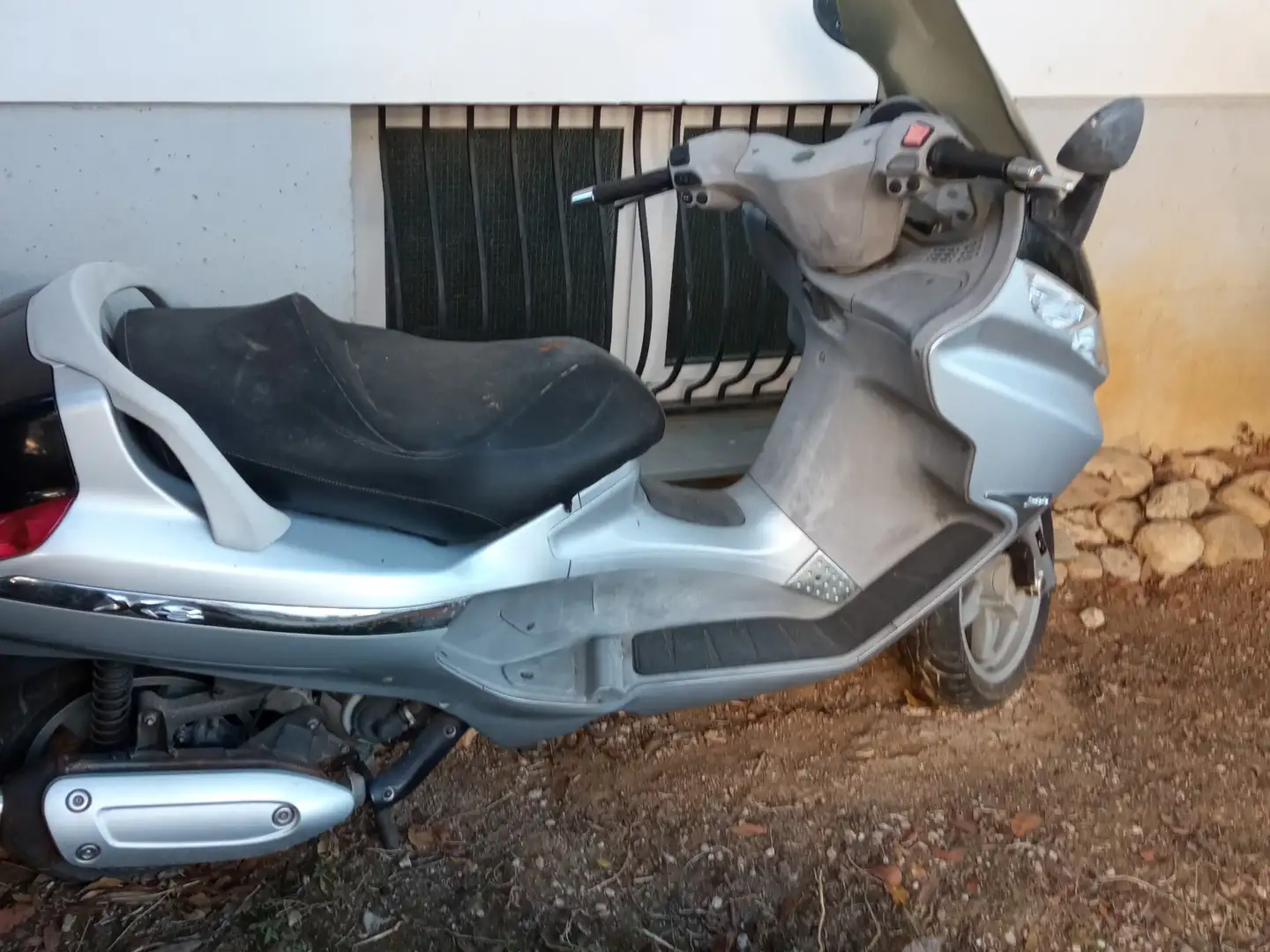 Piaggio X 8 Argintiu - 1