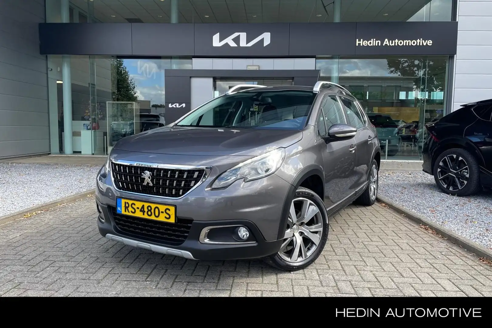 Peugeot 2008 1.2 PureTech Allure | Trekhaak | Apple carplay & A Grijs - 1