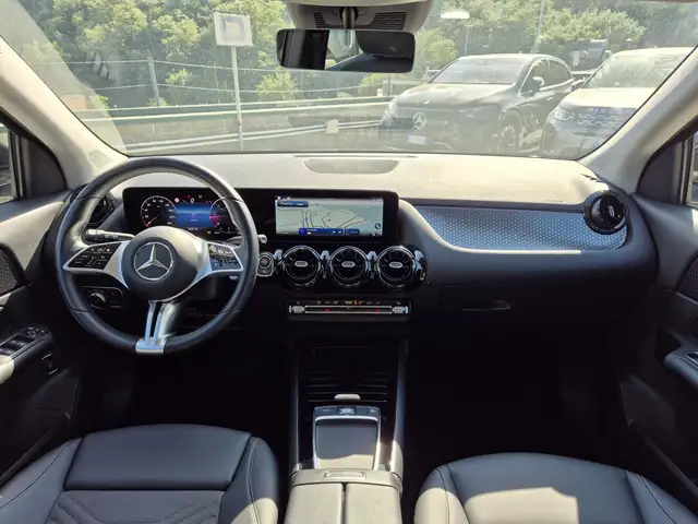 Mercedes-Benz Gla view 8