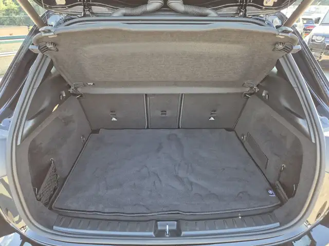 Mercedes-Benz Gla view 12