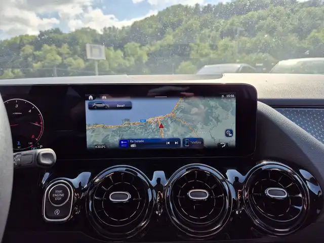 Mercedes-Benz Gla view 11