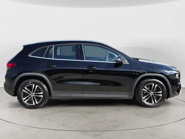 Mercedes-Benz Gla view 5