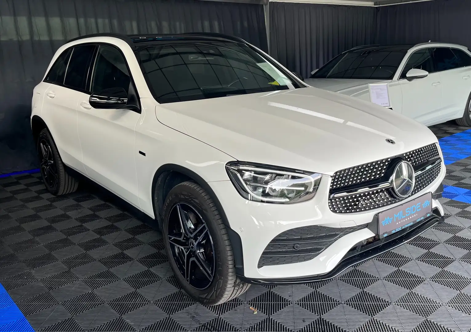 Mercedes-Benz GLC 300 AMG,PANO,RFK,NIGHT PAKET Blanc - 1
