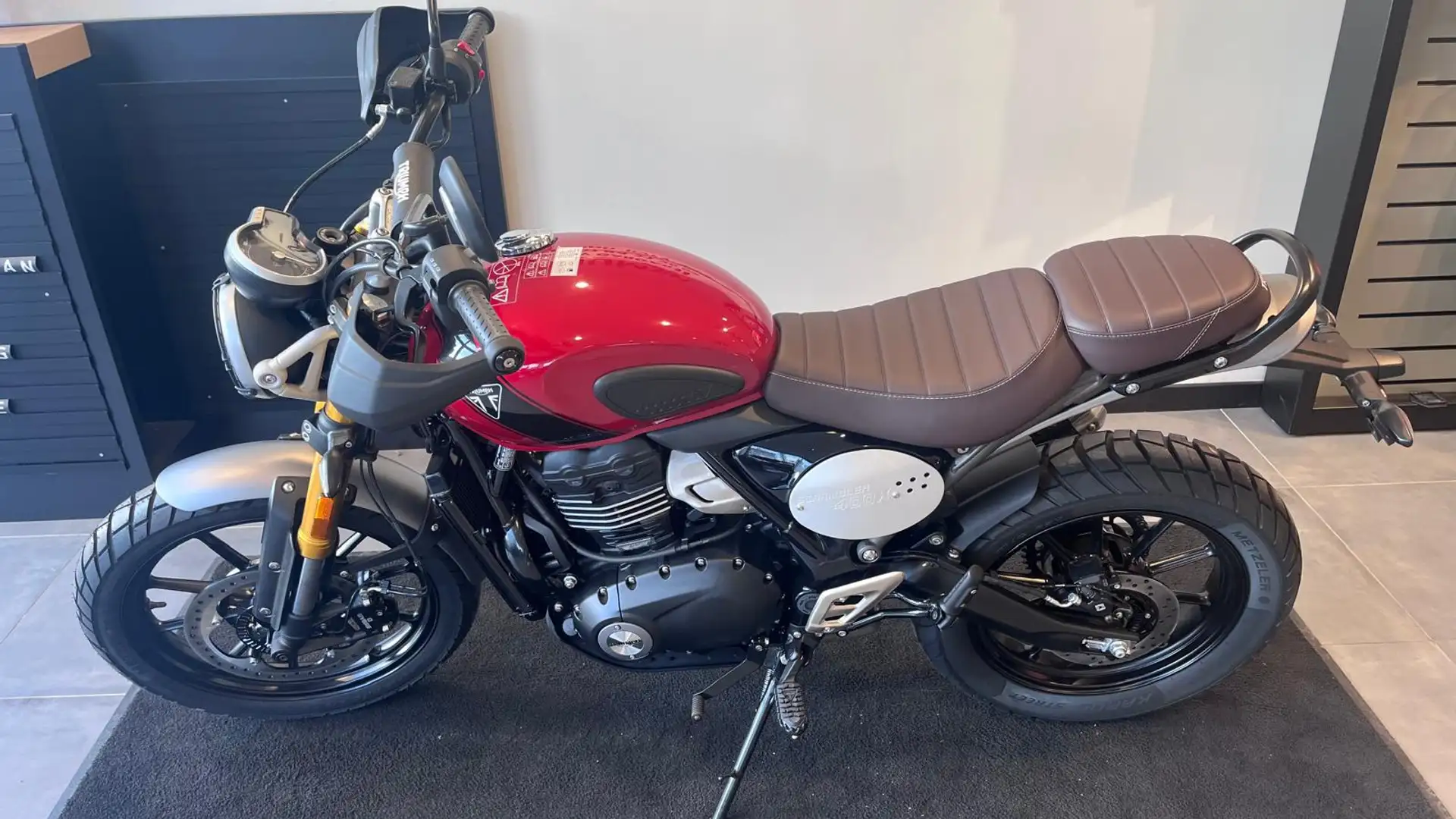 Triumph Scrambler 400 X - 2