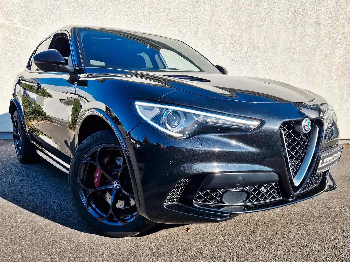 Alfa Romeo Stelvio Quadrifoglio Q4, 1. Hand, MwST. Negro - 1