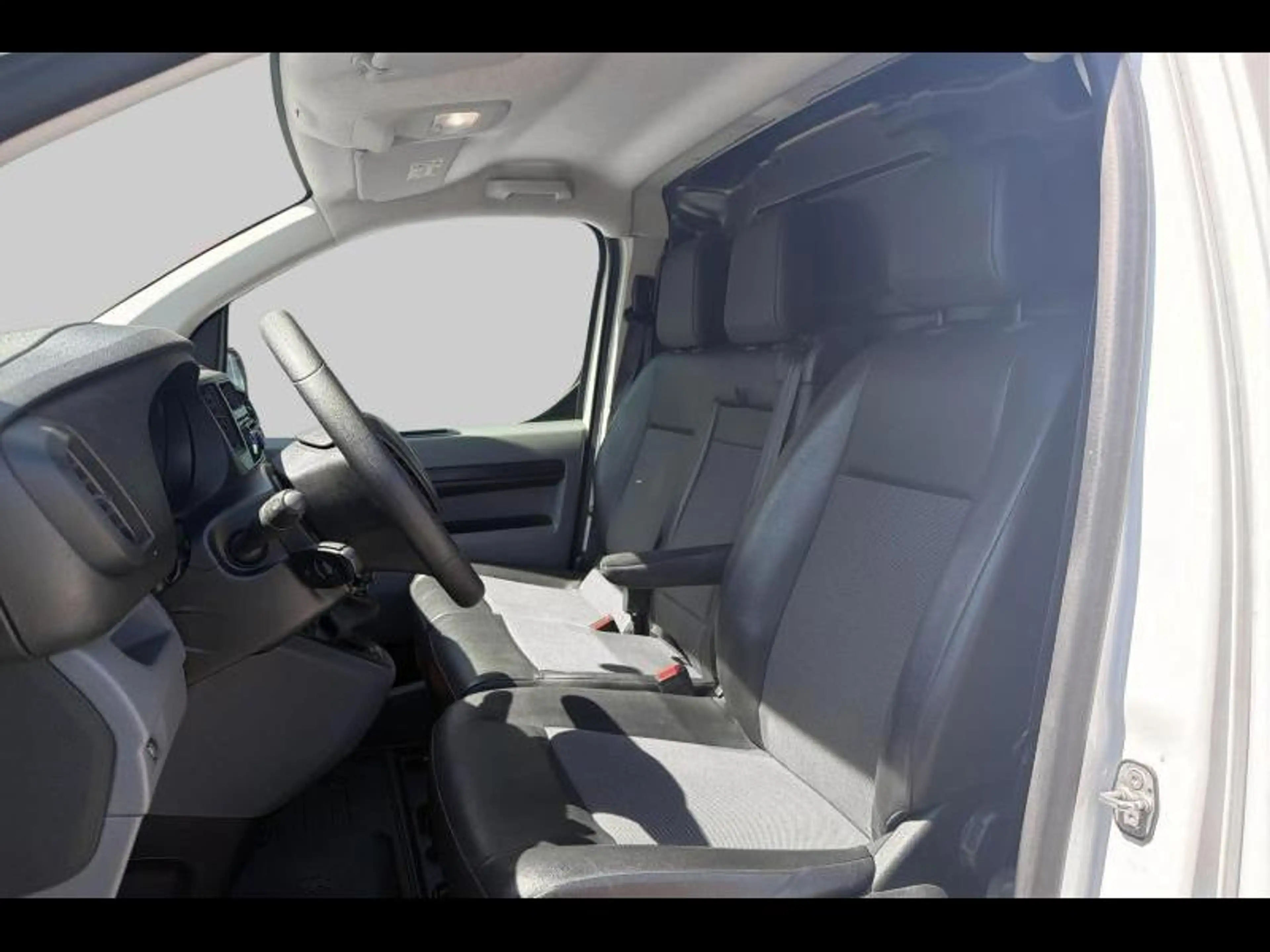 Peugeot Expert L2 1.5 HDI 100 pk - 6 v - margewagen — photo 7