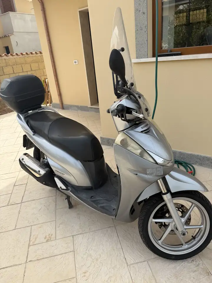 Honda SH 300