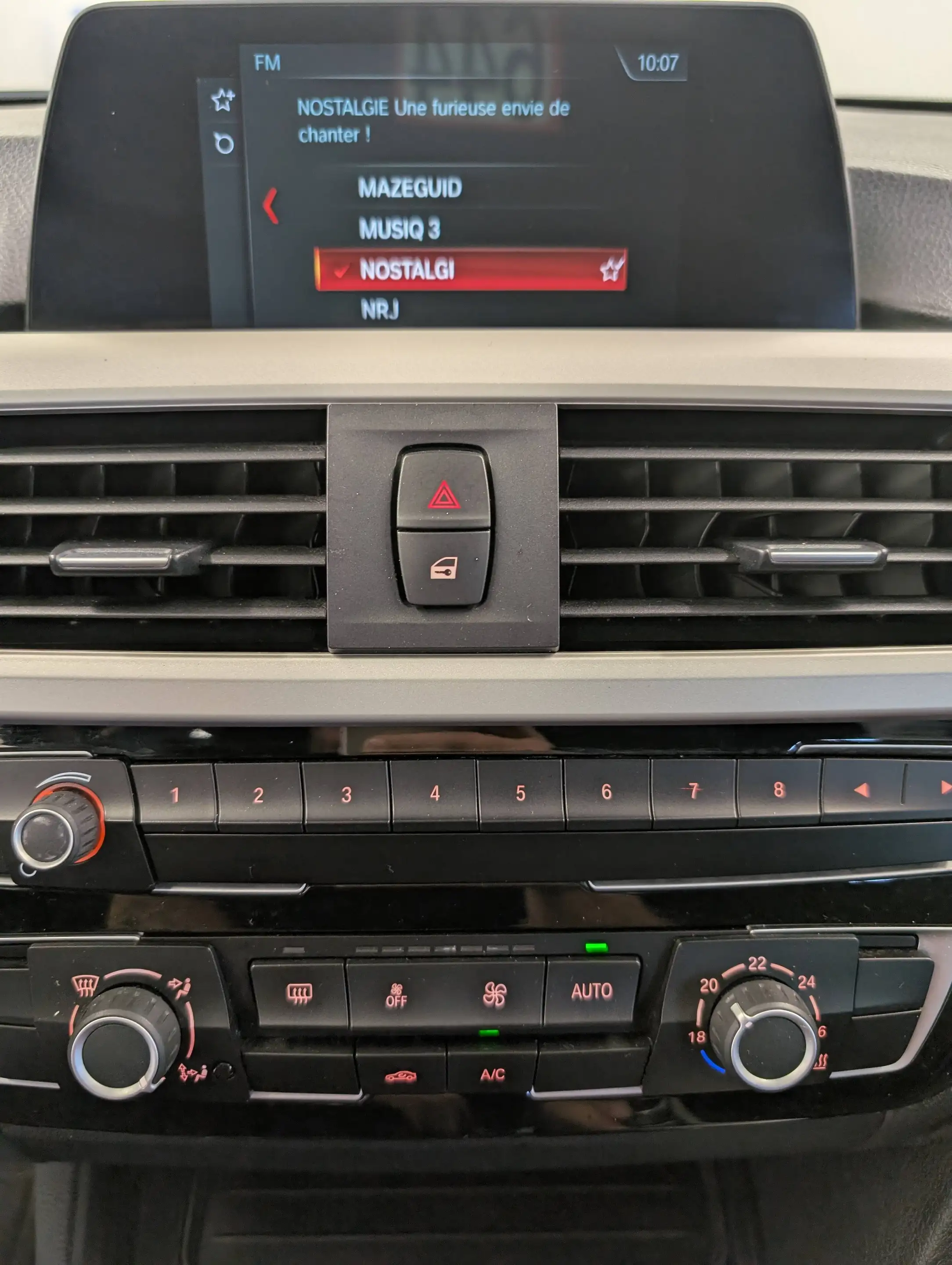 BMW 316 d Berline *NAVI-FULL LED-JA 17'-VOLANT M-PARKING* — photo 11