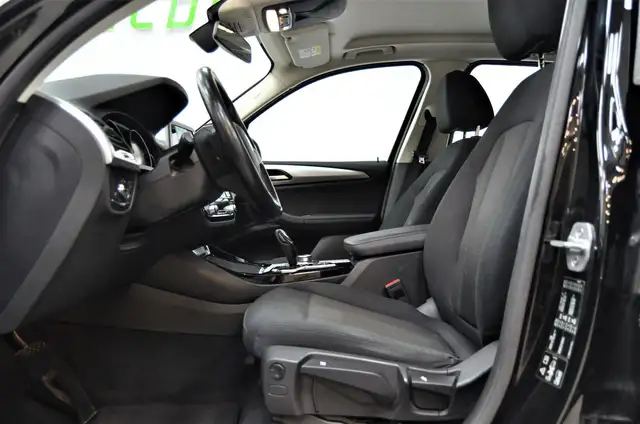 BMW X3 view 13