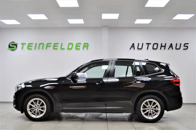 BMW X3 view 5