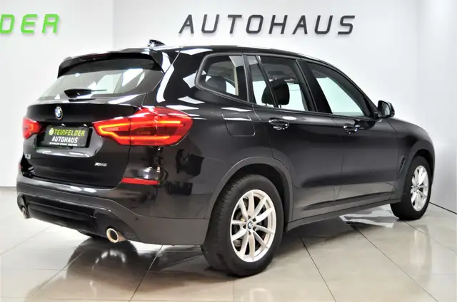 BMW X3 view 8