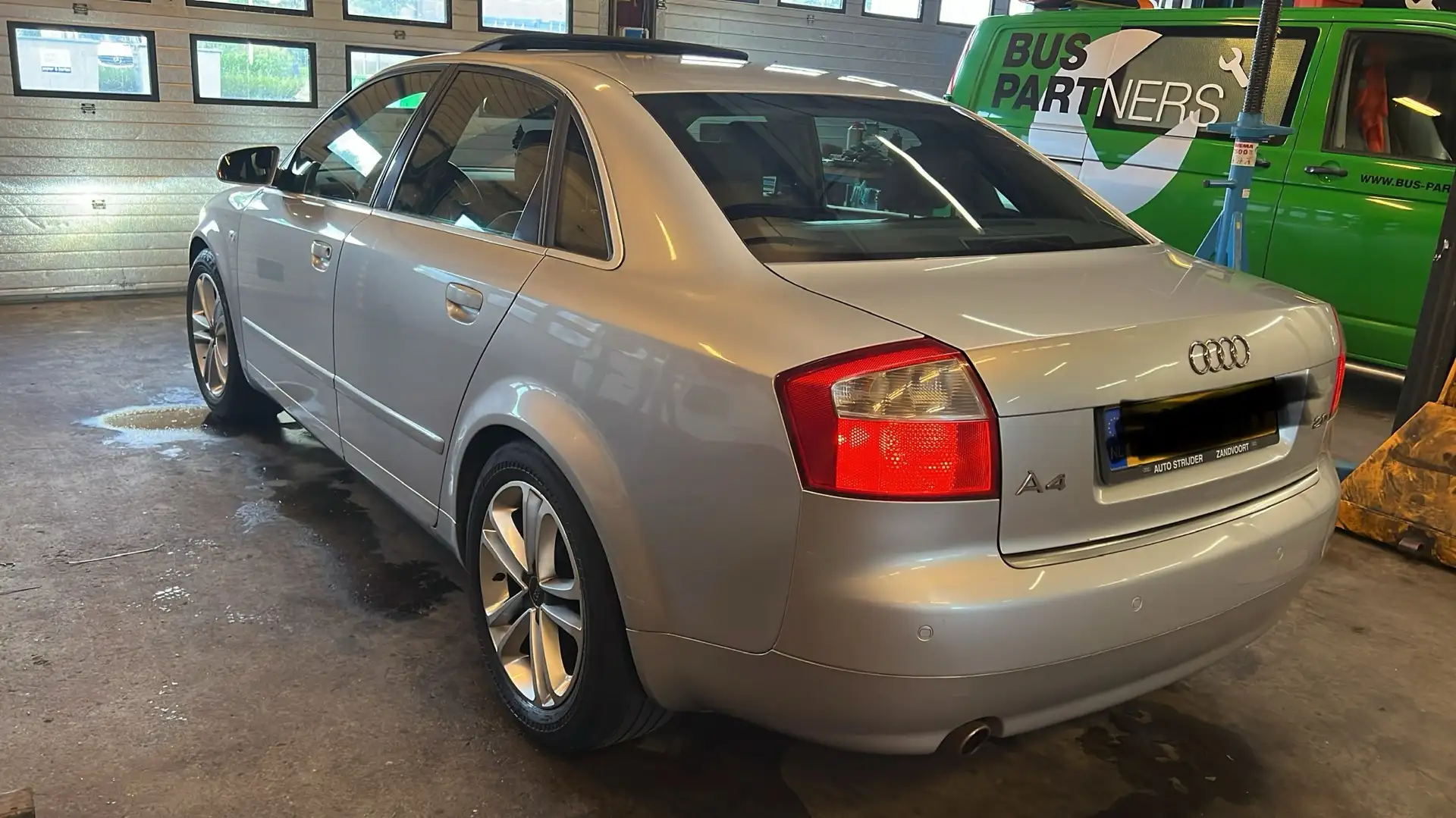 Audi A4 2.0 Pro Line MT Grijs - 2