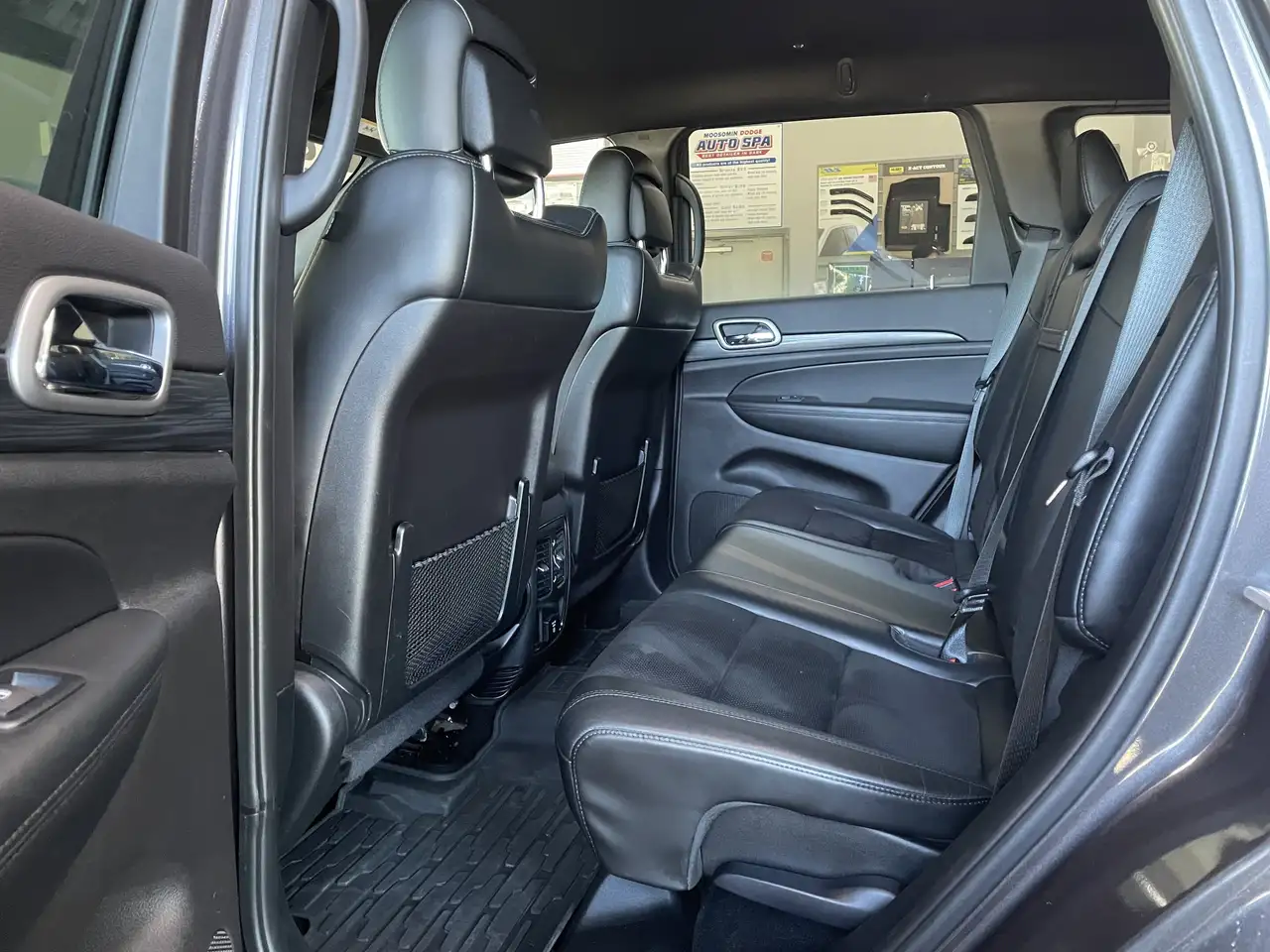 Jeep Grand Cherokee снимка Jeep Grand Cherokee