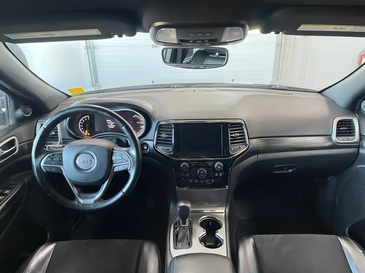 Jeep Grand Cherokee снимка Jeep Grand Cherokee
