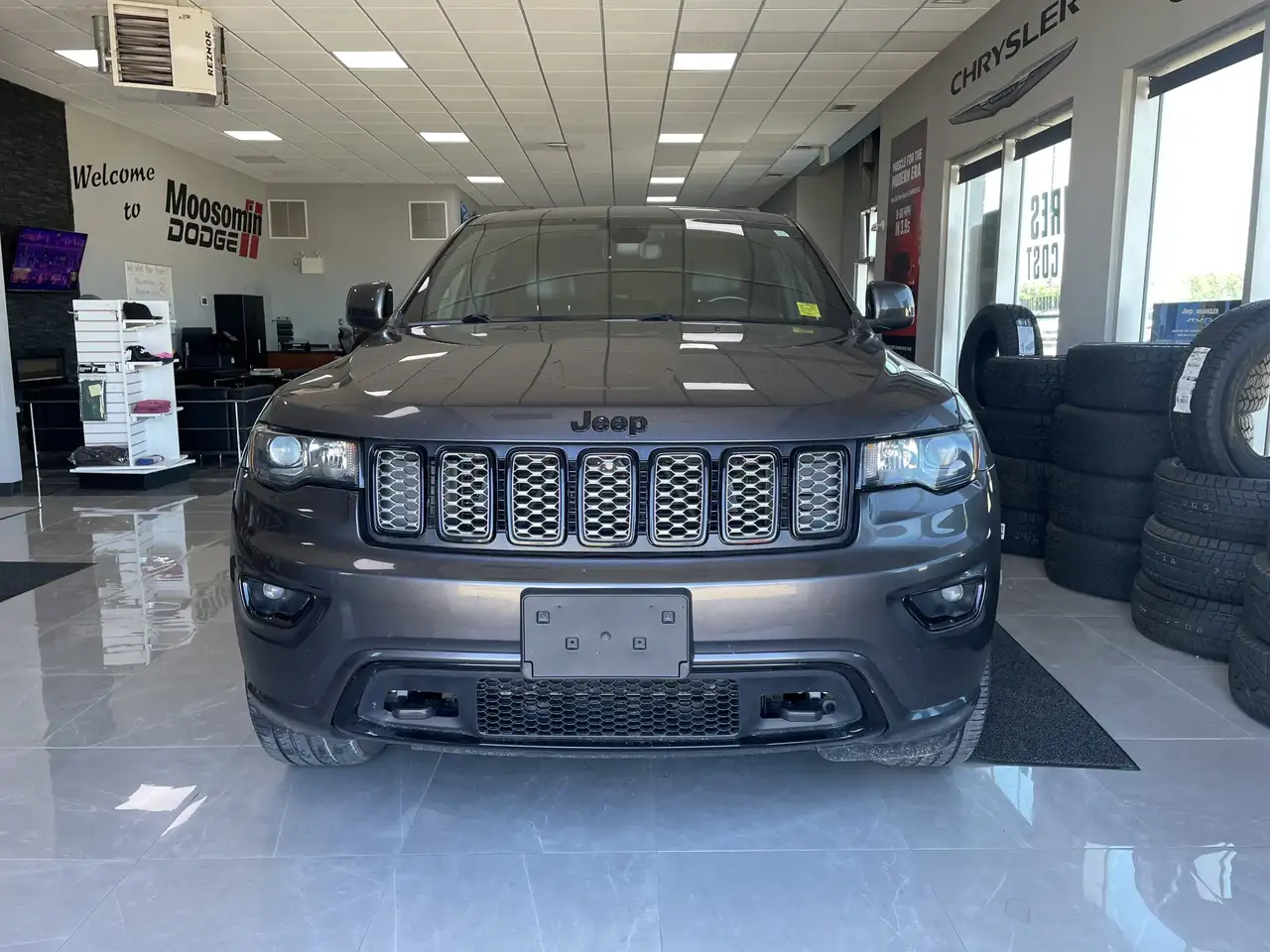 Jeep Grand Cherokee снимка Jeep Grand Cherokee