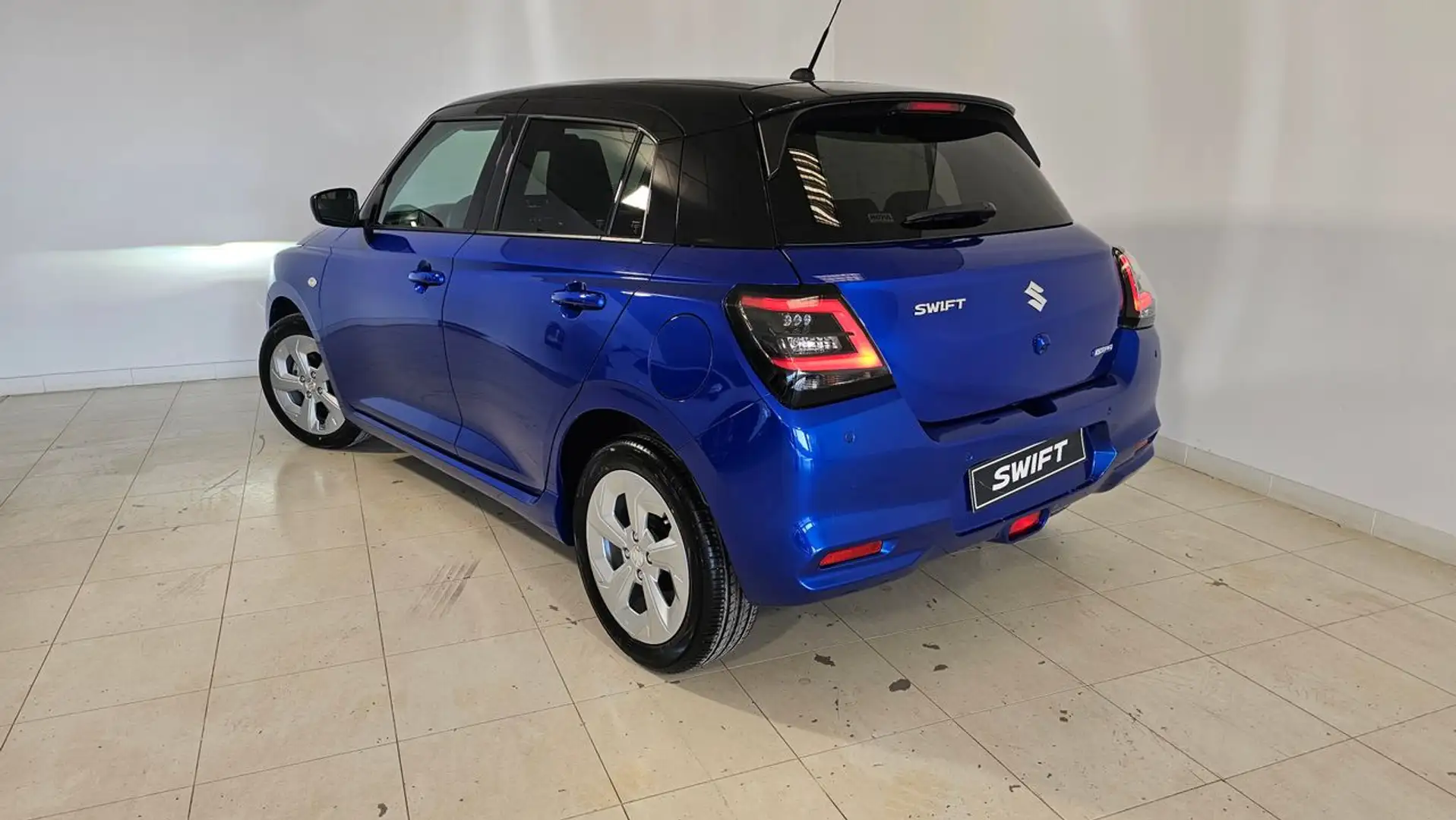 Suzuki Swift 1.2 S2 Mild Hybrid Blauw - 2