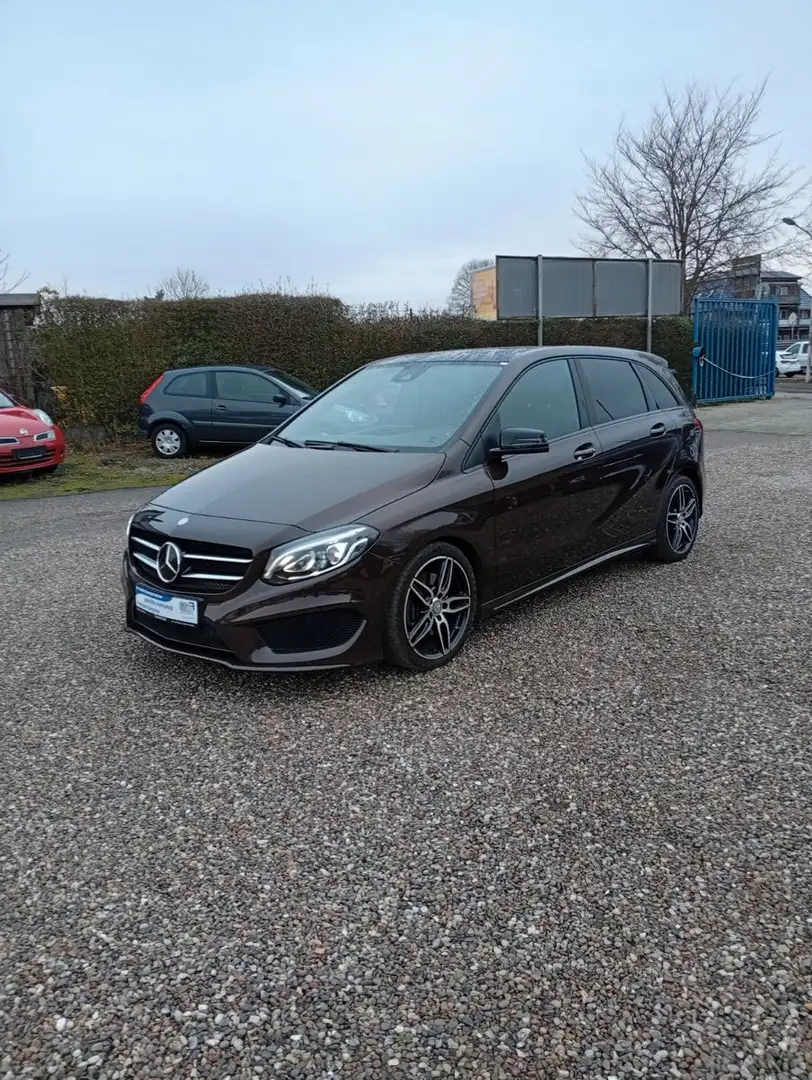 Mercedes-Benz B 250 AMG Line.Aut.Navi.Kam.panoram.Leder.AHK Braun - 2