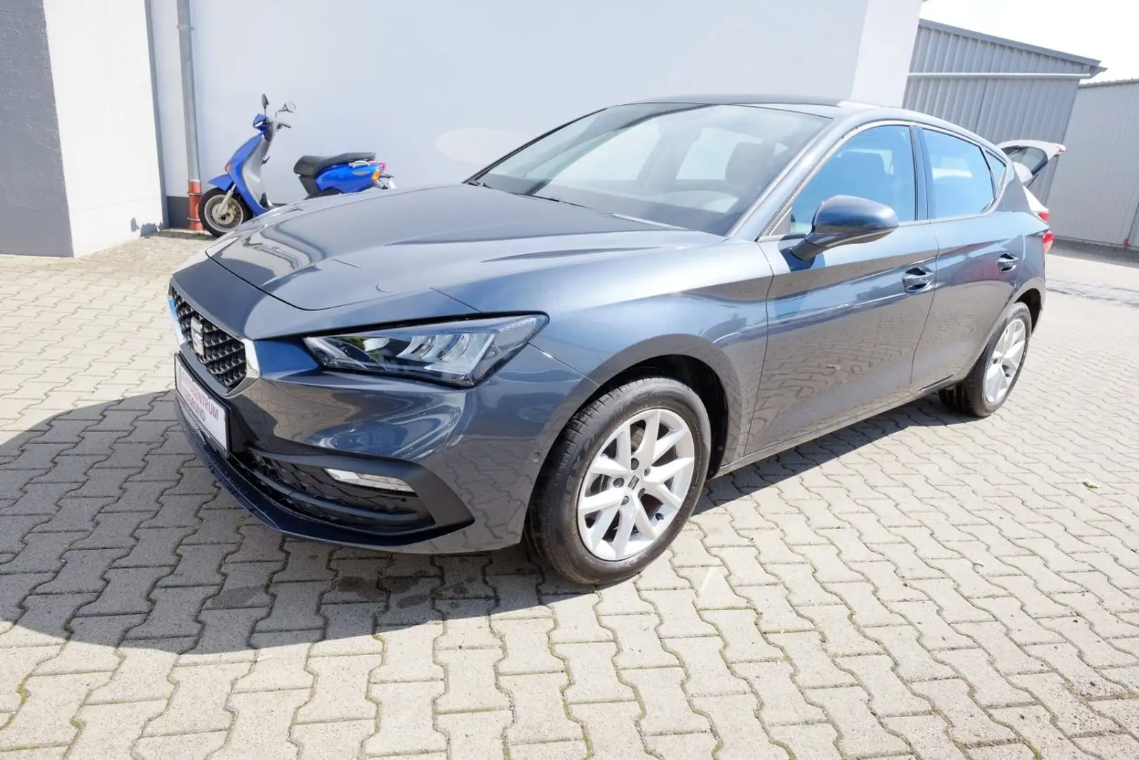 SEAT Leon 1.0TSI Style Kamera/LED/AppC/ACC/Nebel Grijs - 2