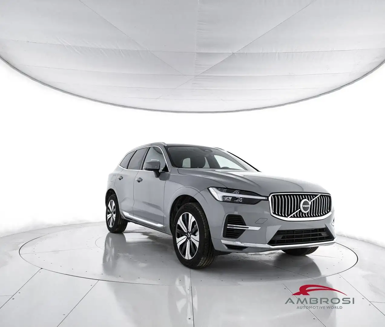 Volvo XC60 T6 AWD Plug-in hybrid Elettrica/Benzina Core Bright Grigio - 2