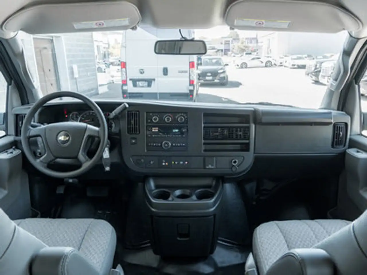 Chevrolet Express 2500 снимка Chevrolet Express 2500