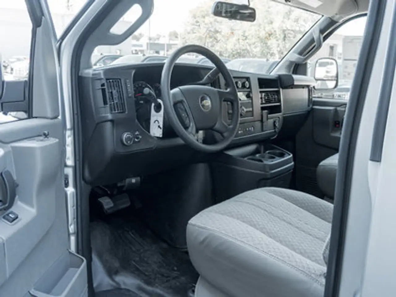 Chevrolet Express 2500 снимка Chevrolet Express 2500