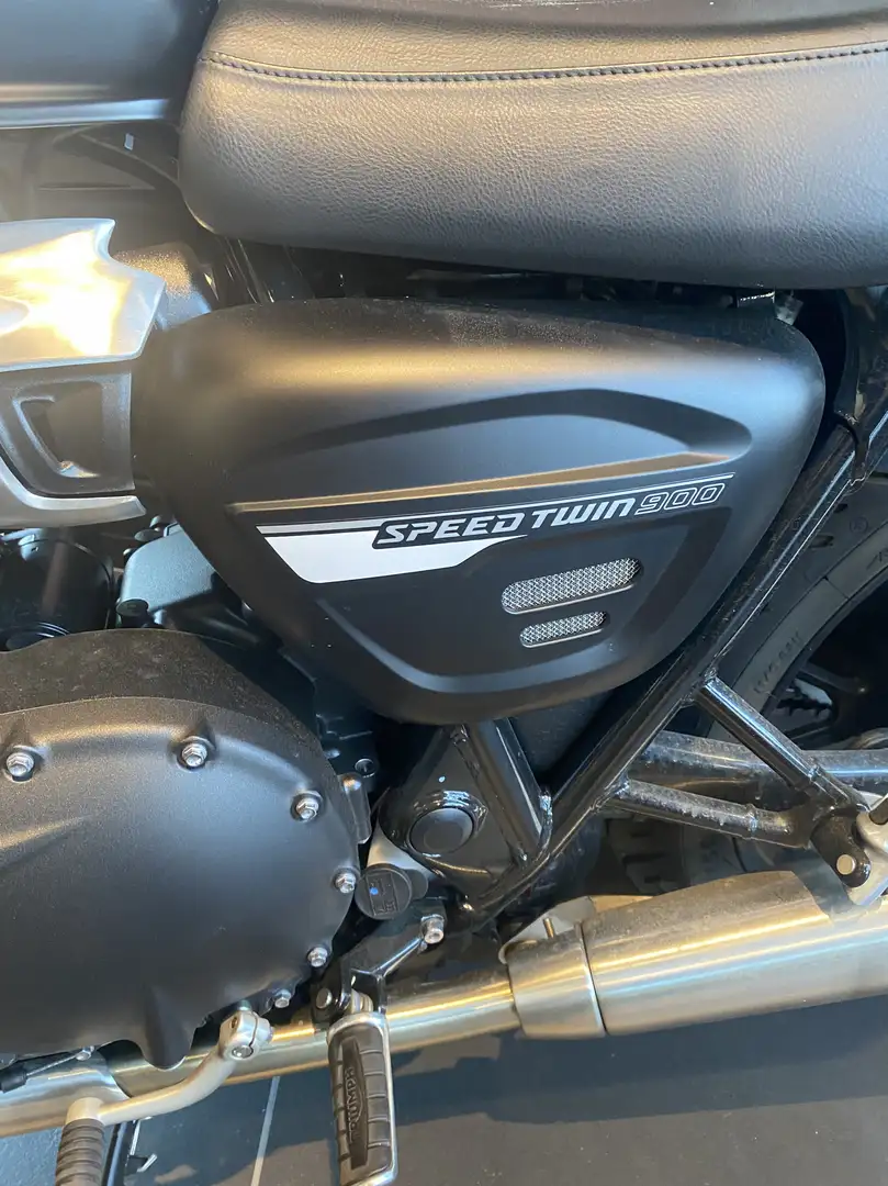 Triumph Speed Twin Schwarz - 2