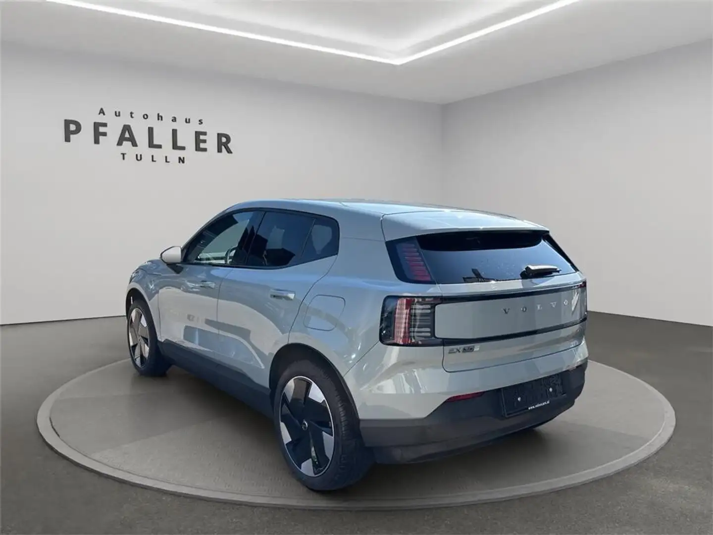 Volvo EX30 Single Motor Extended Range 69kWh Plus Grau - 2