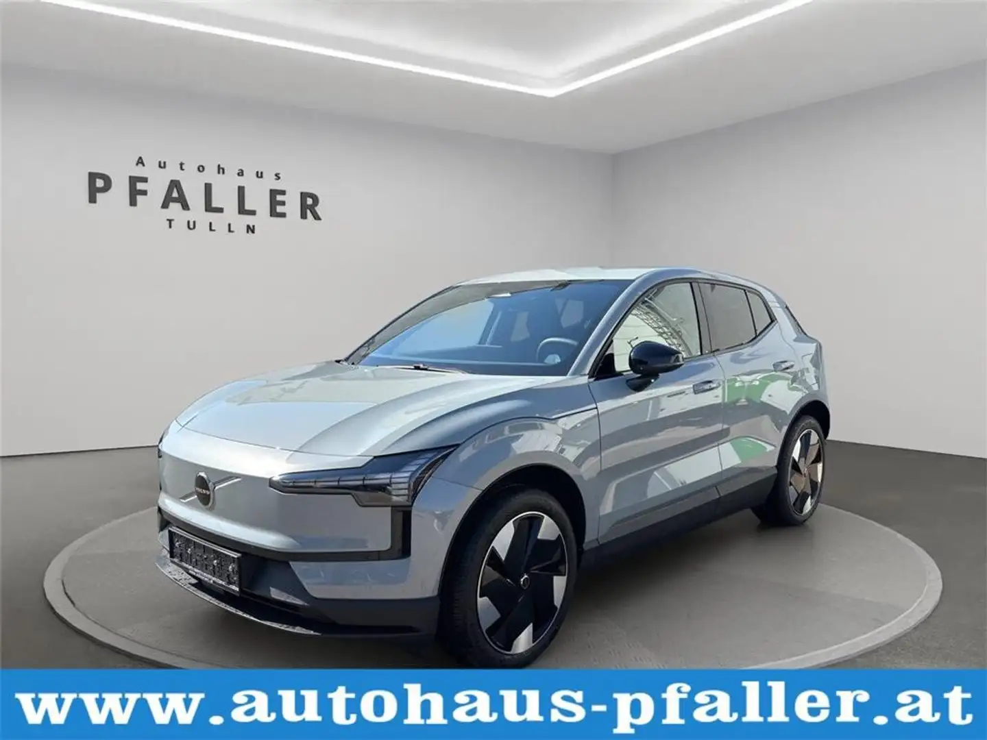 Volvo EX30 Single Motor Extended Range 69kWh Plus Grau - 1