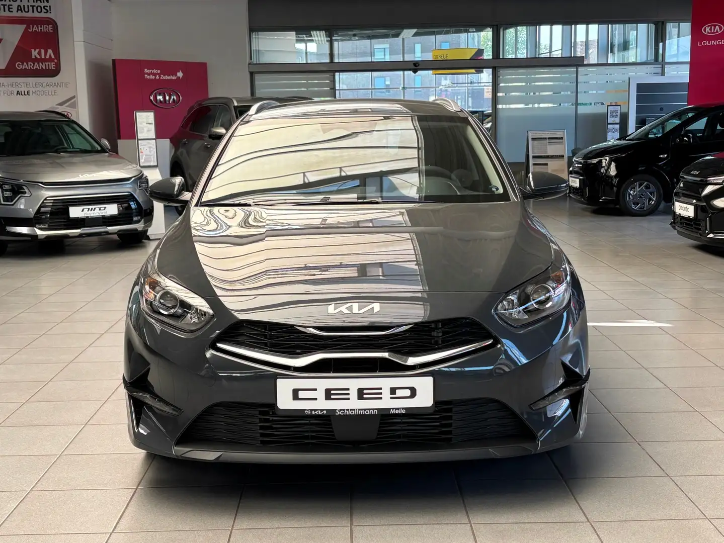 Kia Ceed SW / cee'd SW 1.5 Benzin Automatik "Vision" *Navi*RFK*SHZ*LHZ* Gris - 2