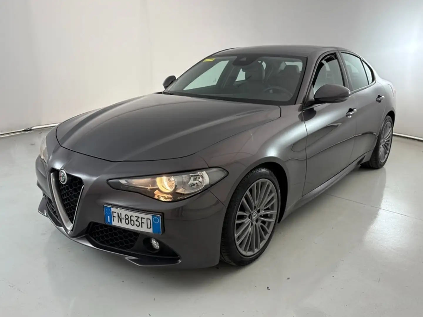 Alfa Romeo Giulia Berlina 2.2 Turbo Business Gris - 1