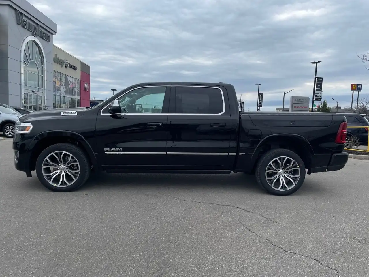RAM 1500 снимка RAM 1500