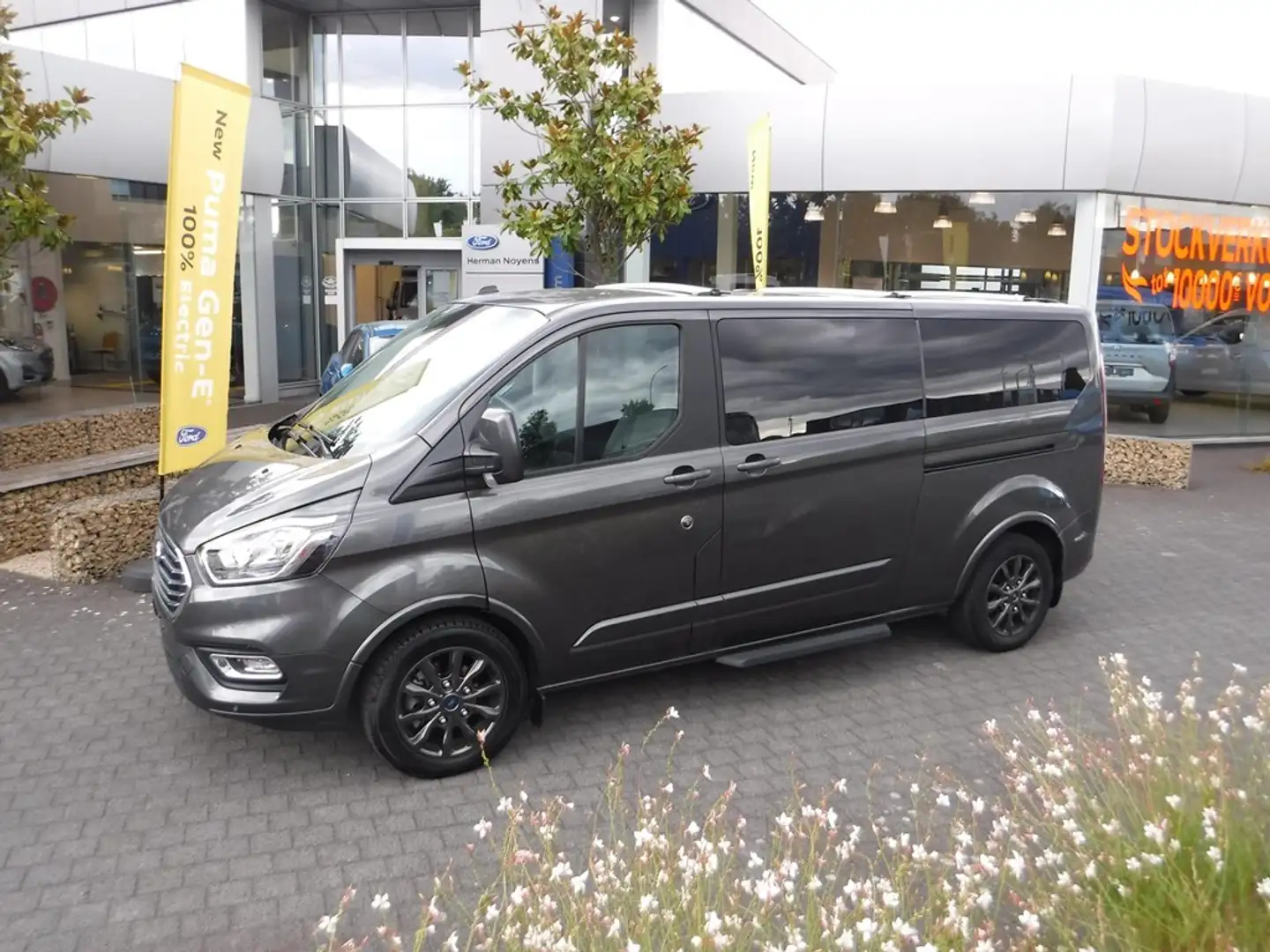 Ford Tourneo Custom Titanium Gris - 1