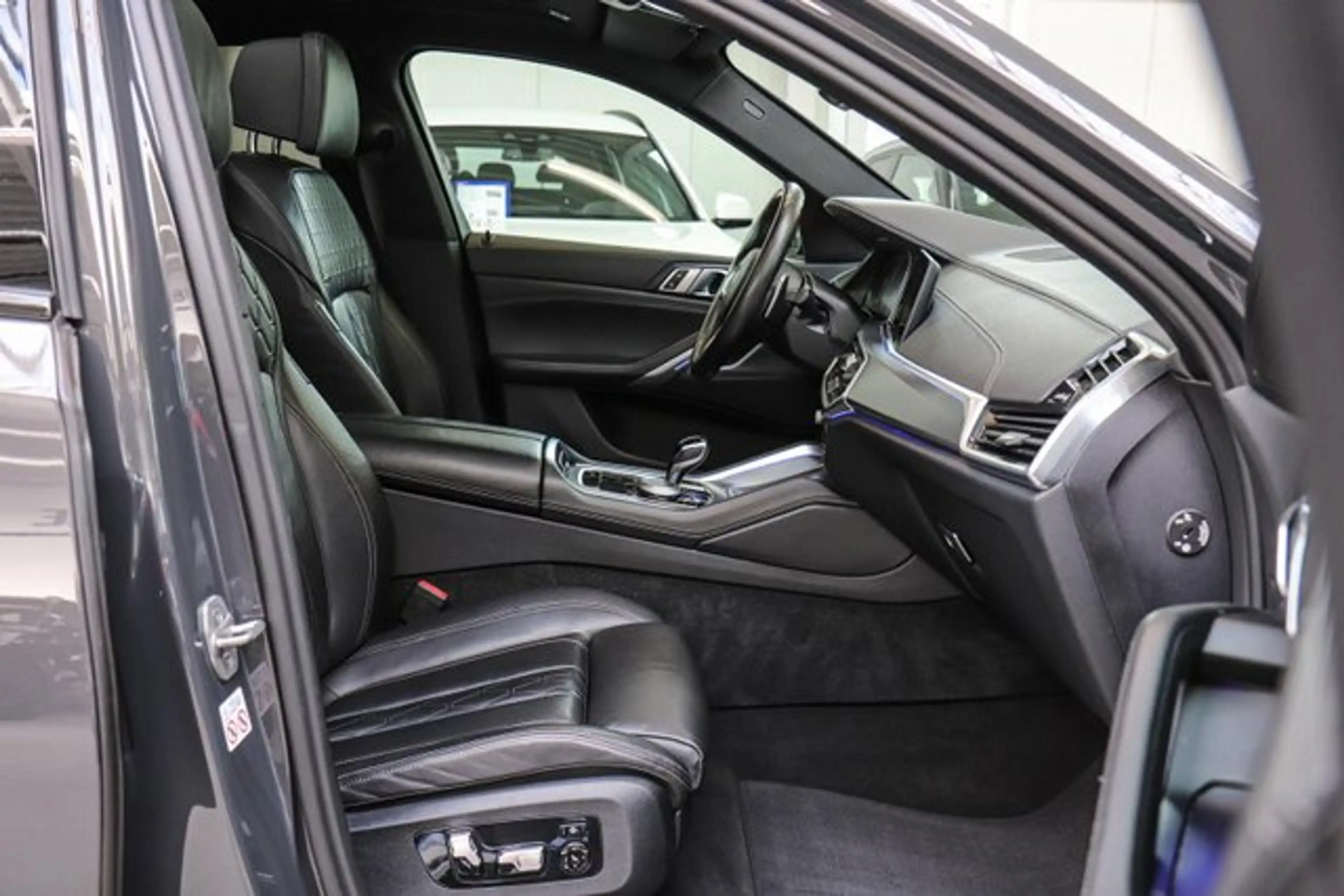 BMW X6 xDrive 30d Sport-Aut.///M SPORT/KAMERA/HUD/ — photo 17