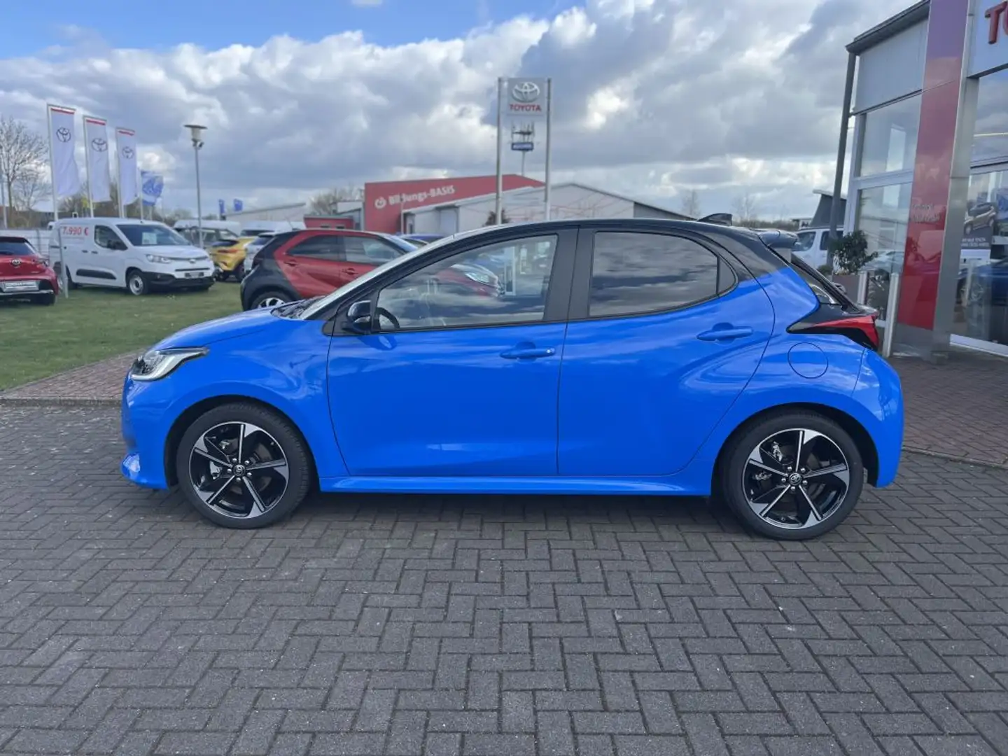 Toyota Yaris Hybrid 130 1.5 VVT-i Premiere Edition Blau - 2