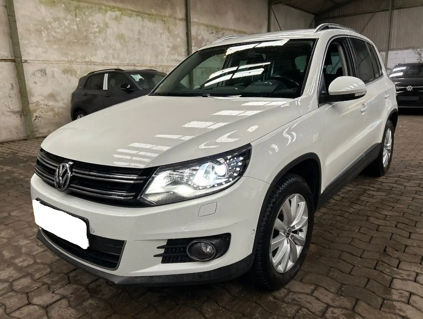 Volkswagen Tiguan Tiguan 2.0 TDI DPF 4Motion BlueMotion Techn. DSG Weiß - 1