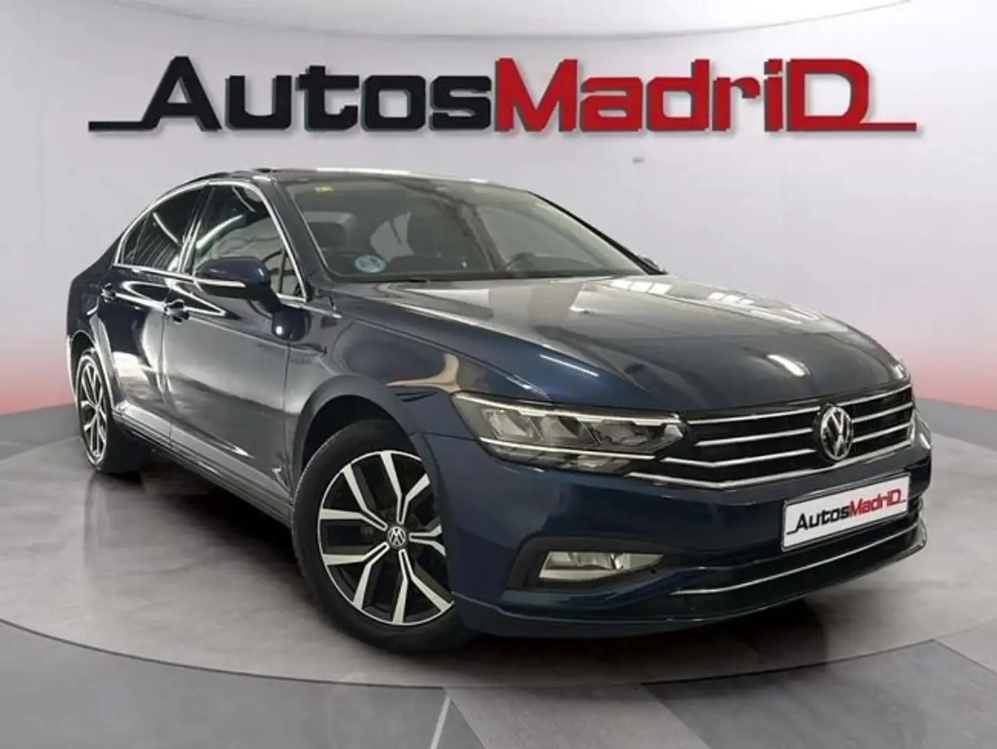 Volkswagen Passat 1.6TDI Executive DSG7 Azul - 1