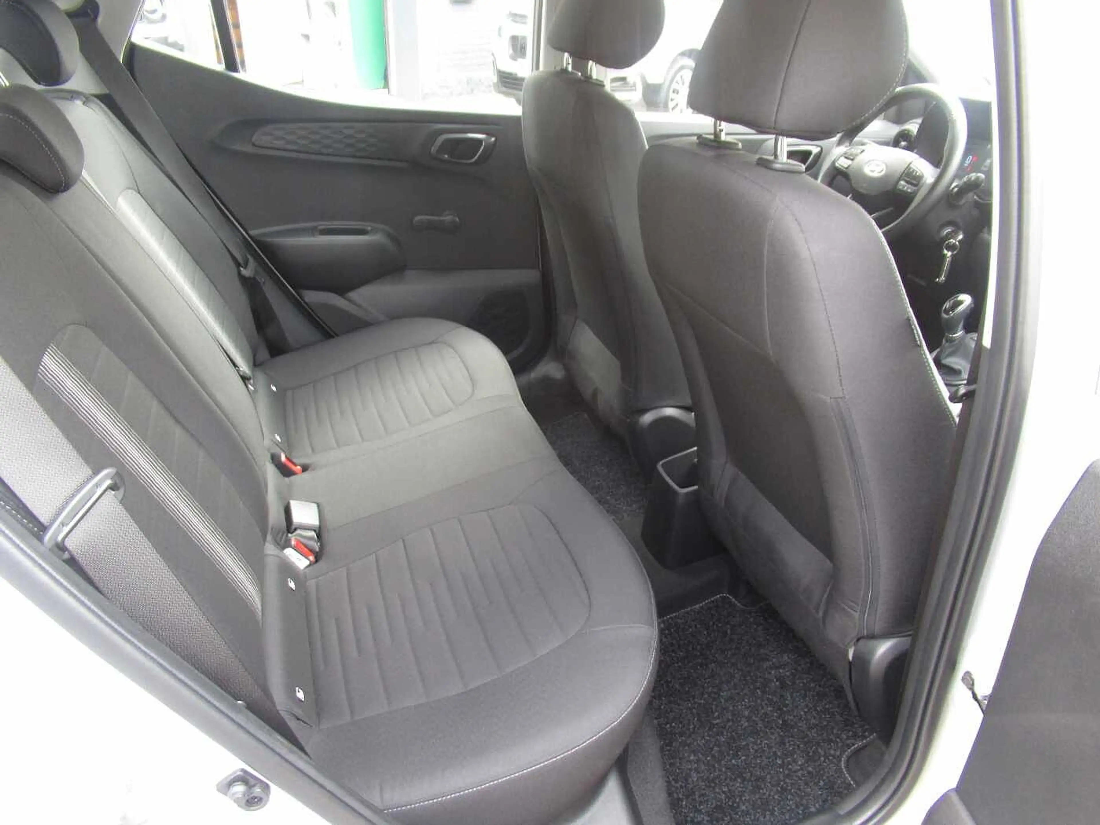 Hyundai i10 1.0 AMT Trend — photo 11