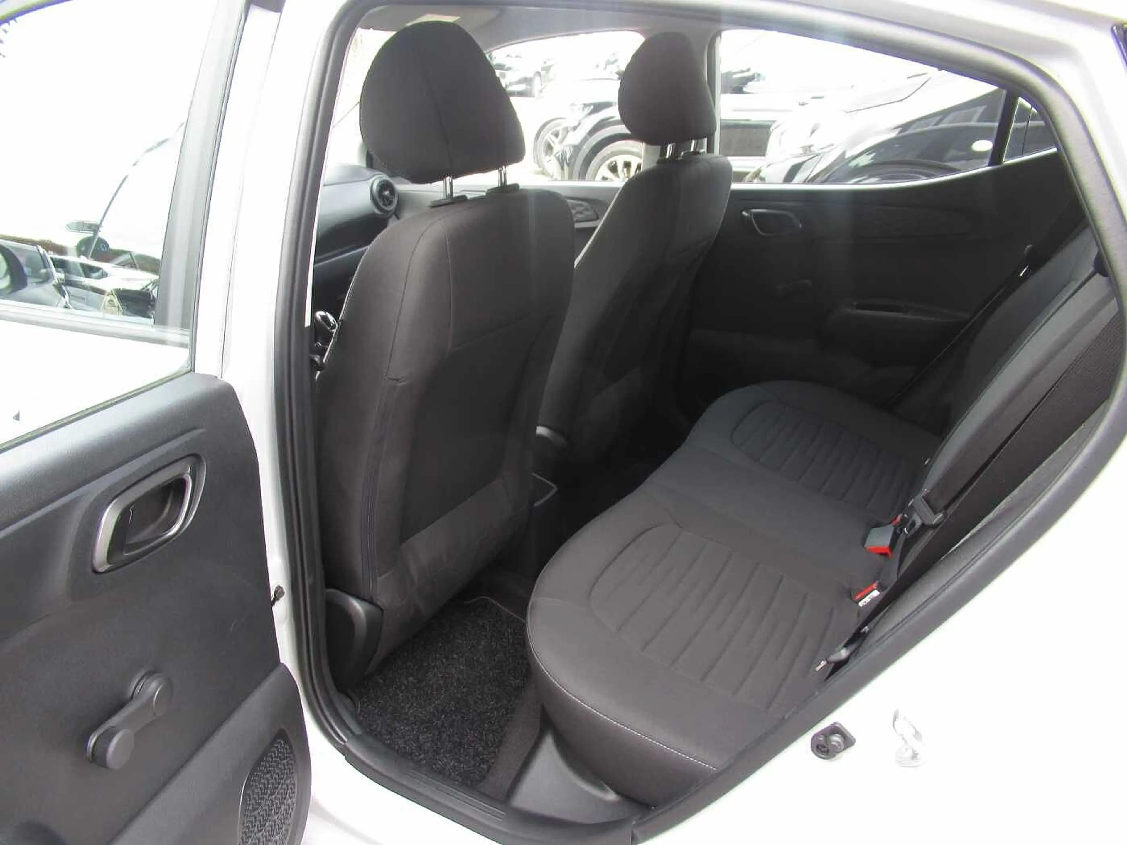 Hyundai i10 1.0 AMT Trend — photo 8
