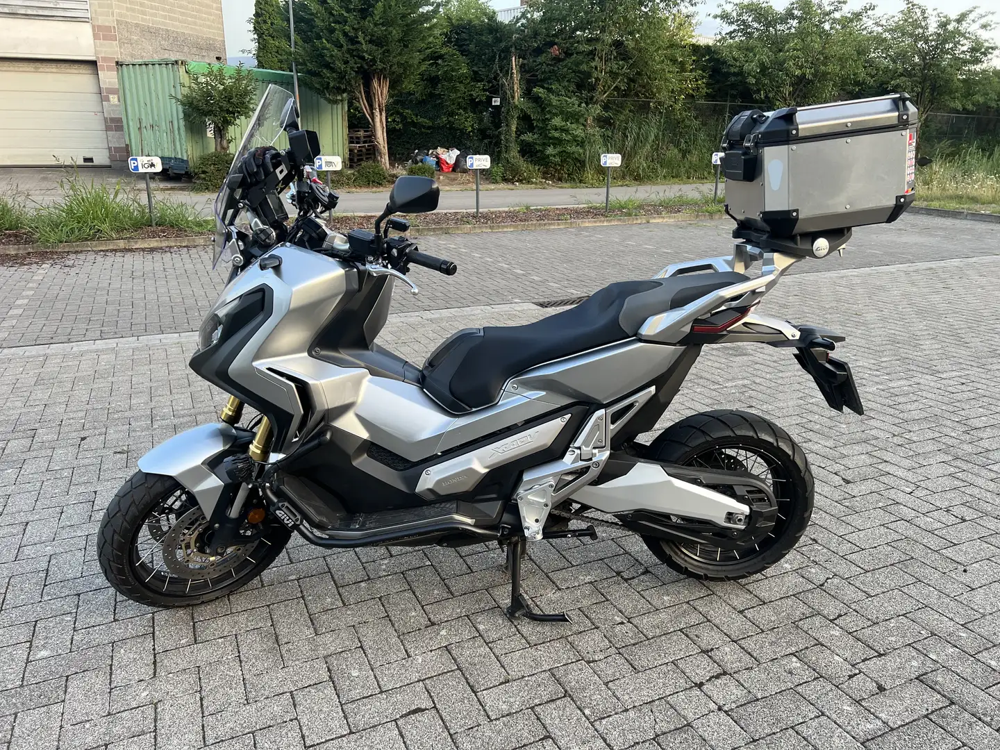 Honda X-ADV - 2