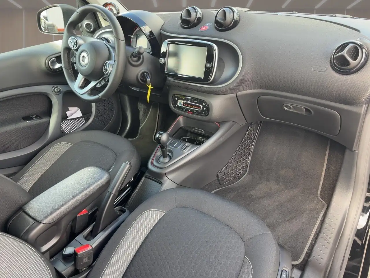 smart forTwo 2024 — фото 15