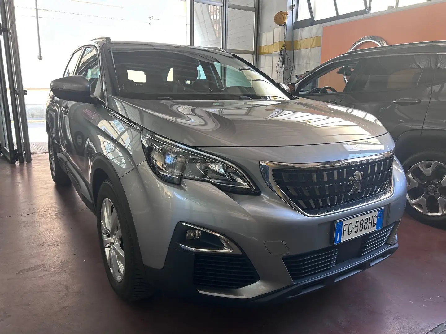 Peugeot 3008 3008 1.6 bluehdi Business s Grau - 2