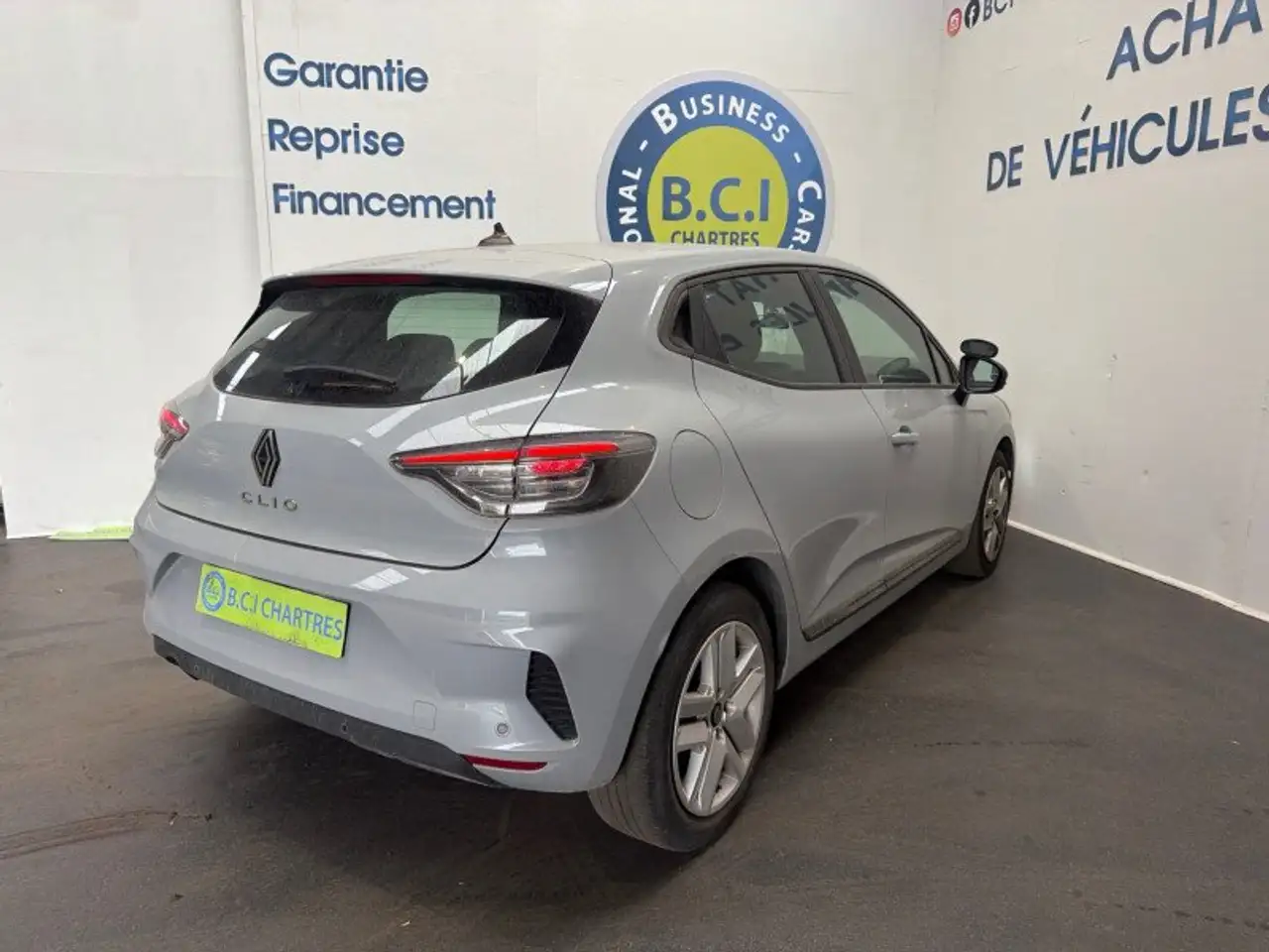 Renault Clio Citadine 5 portes — photo 7