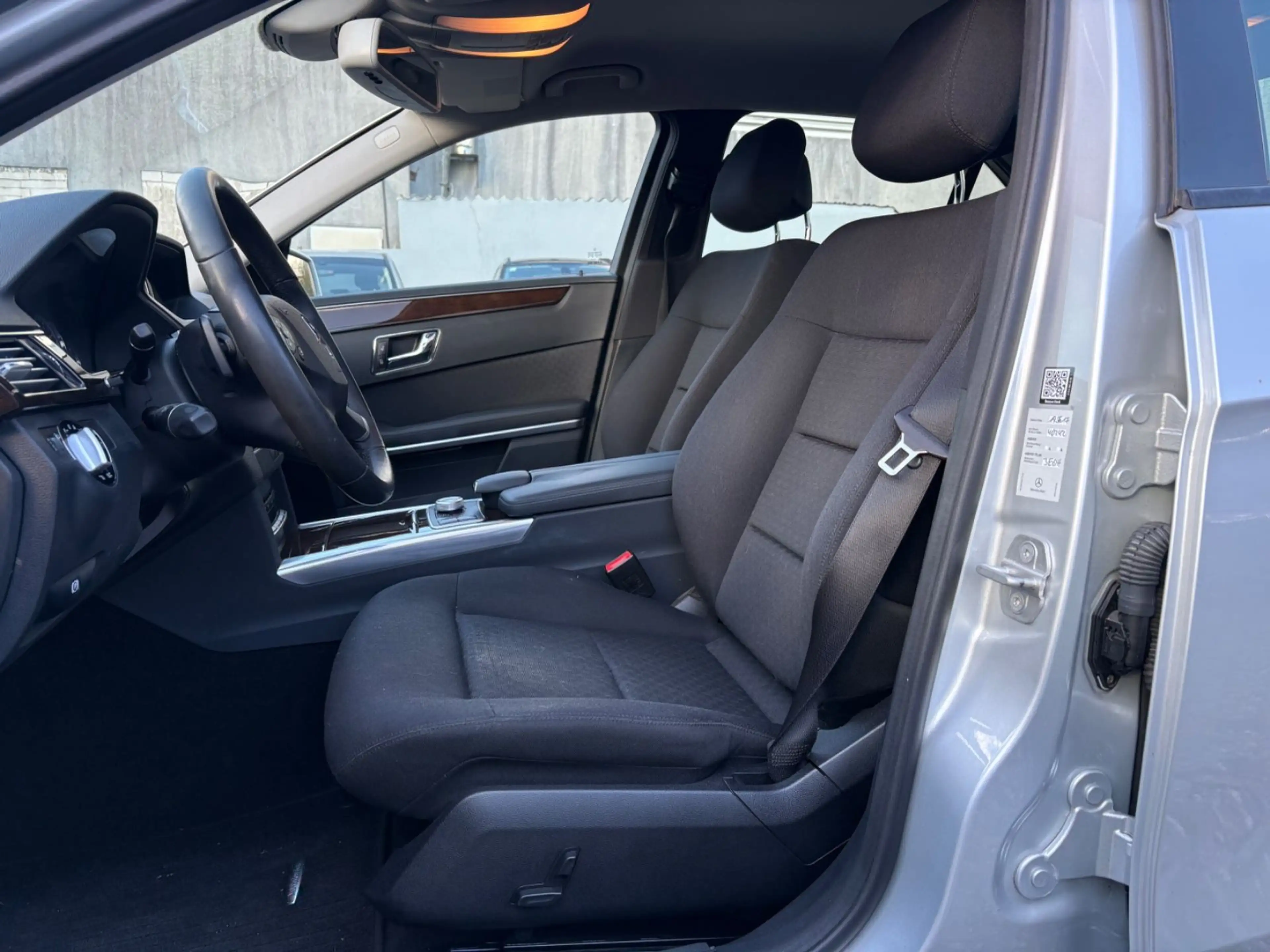 Mercedes-Benz E 350 E Limousine E 350 CGI BlueEfficiency — photo 11