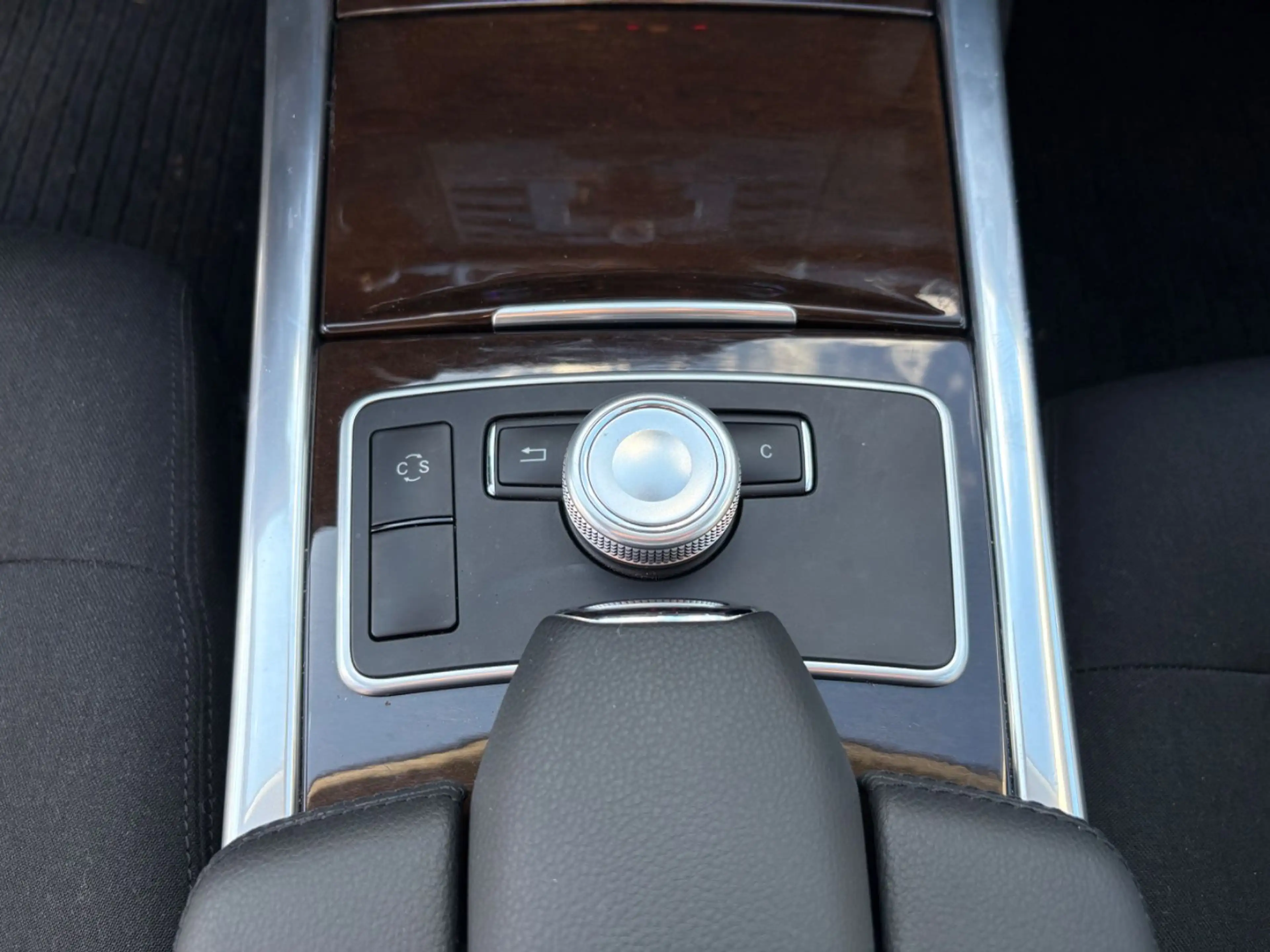 Mercedes-Benz E 350 E Limousine E 350 CGI BlueEfficiency — photo 17