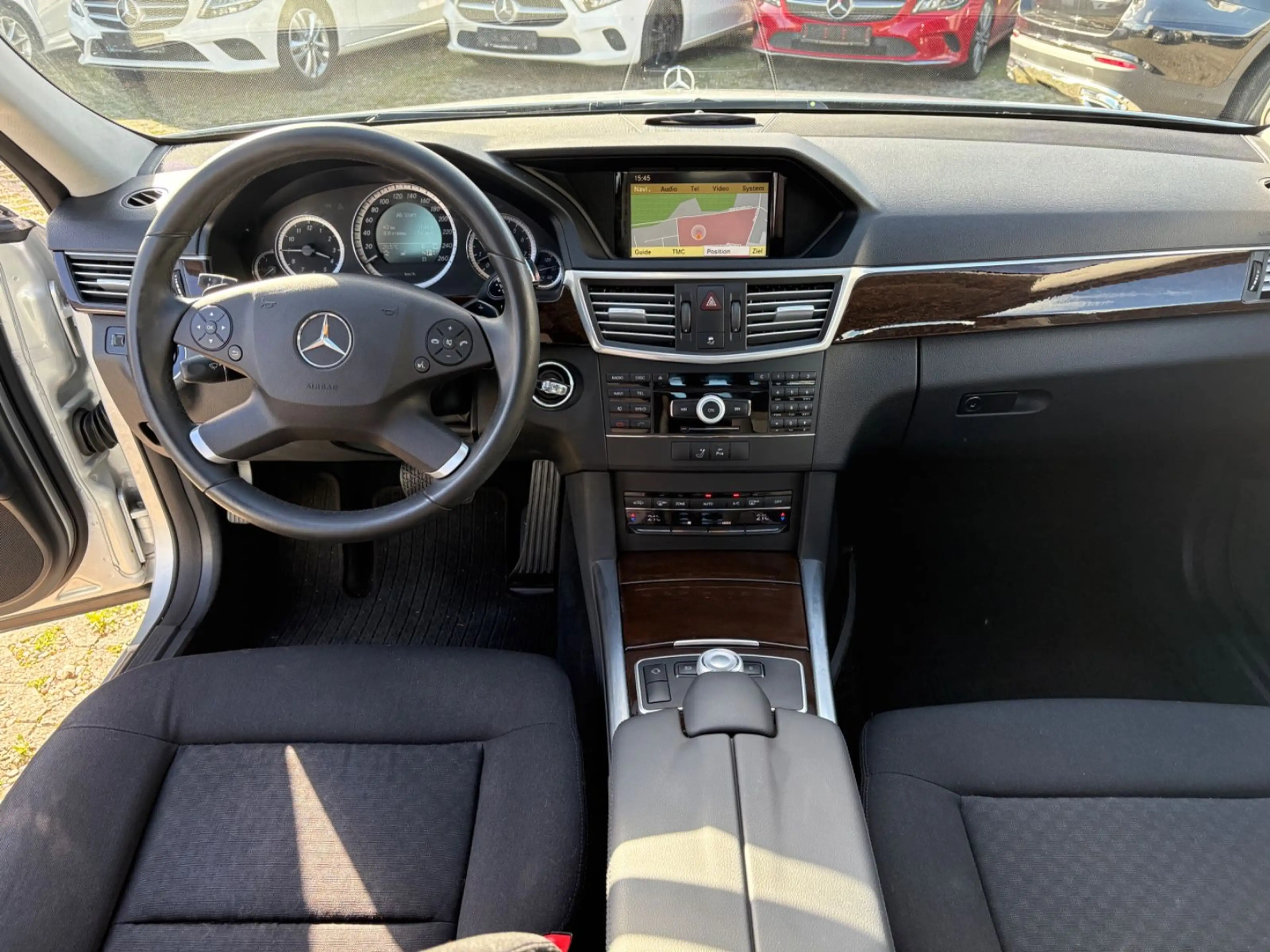 Mercedes-Benz E 350 E Limousine E 350 CGI BlueEfficiency — photo 16
