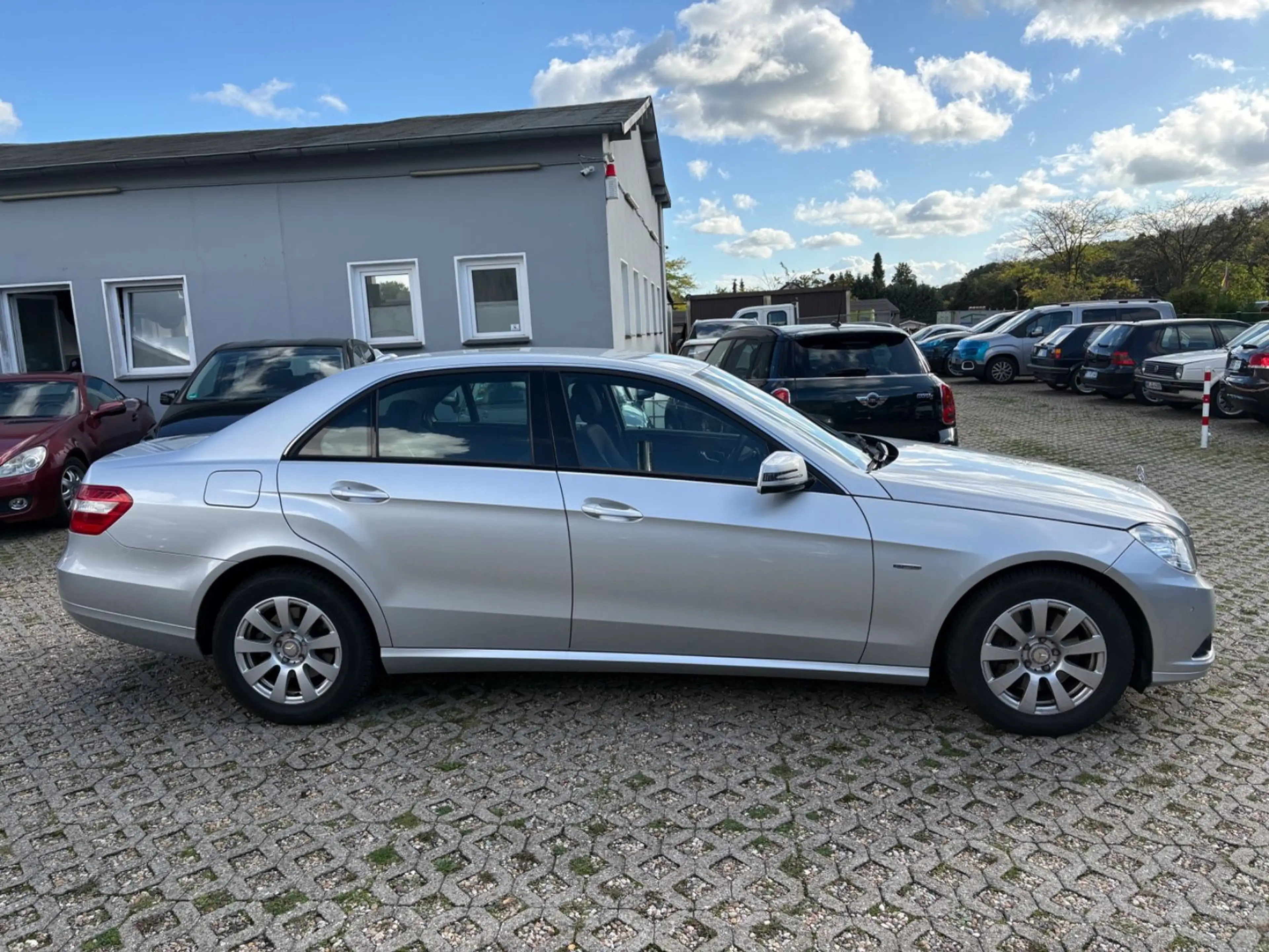 Mercedes-Benz E 350 E Limousine E 350 CGI BlueEfficiency — photo 8