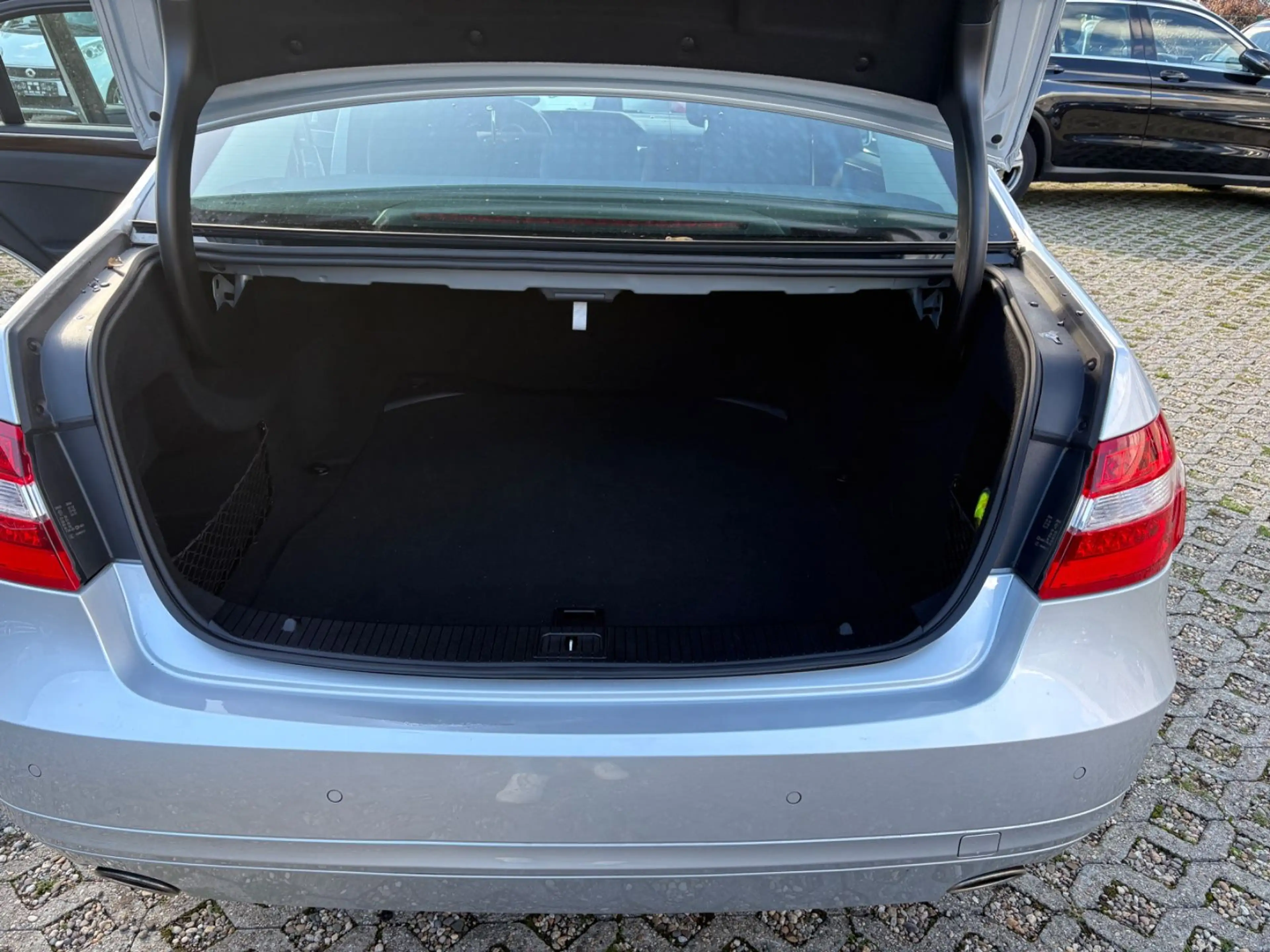 Mercedes-Benz E 350 E Limousine E 350 CGI BlueEfficiency — photo 15