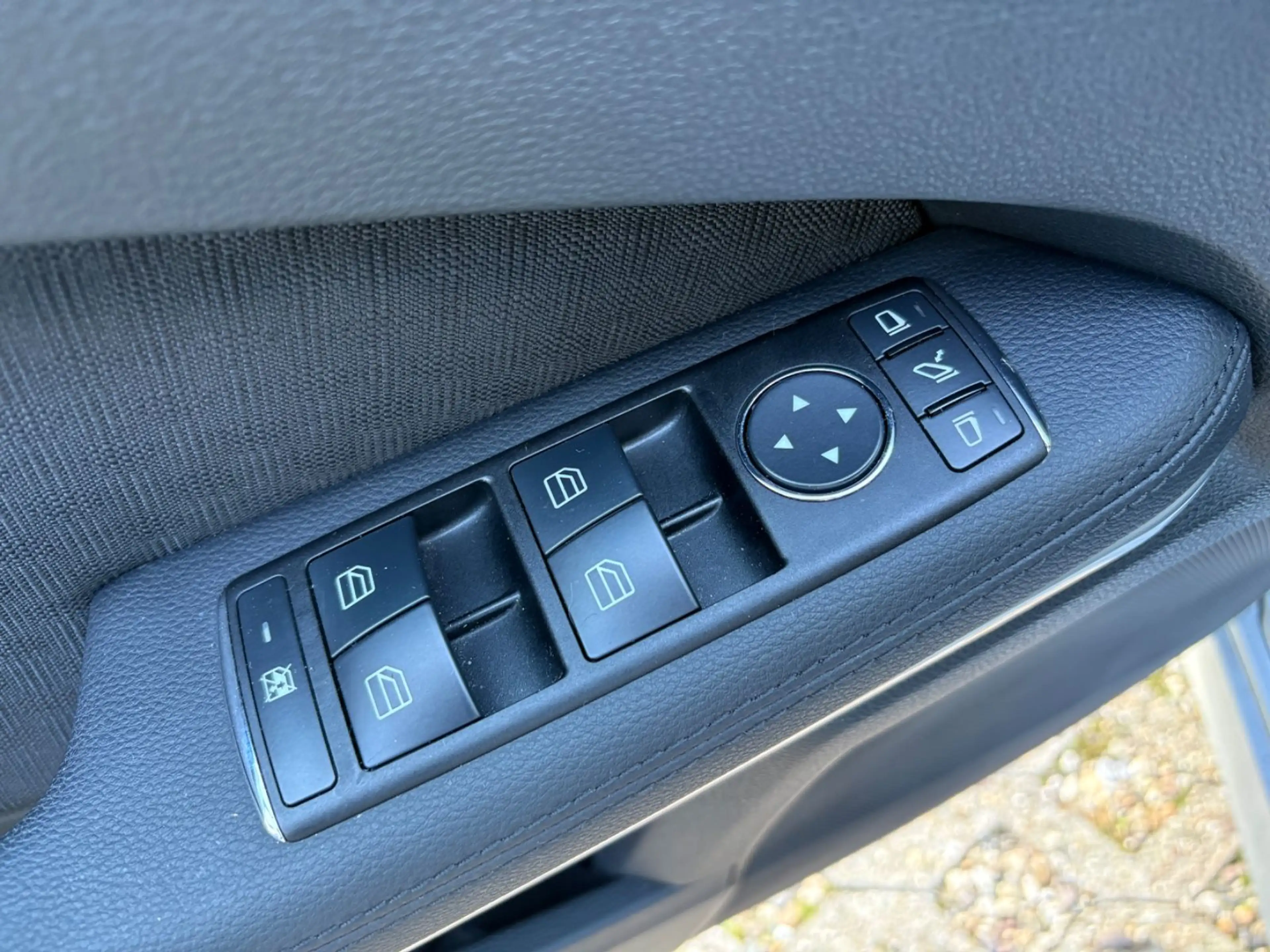 Mercedes-Benz E 350 E Limousine E 350 CGI BlueEfficiency — photo 13