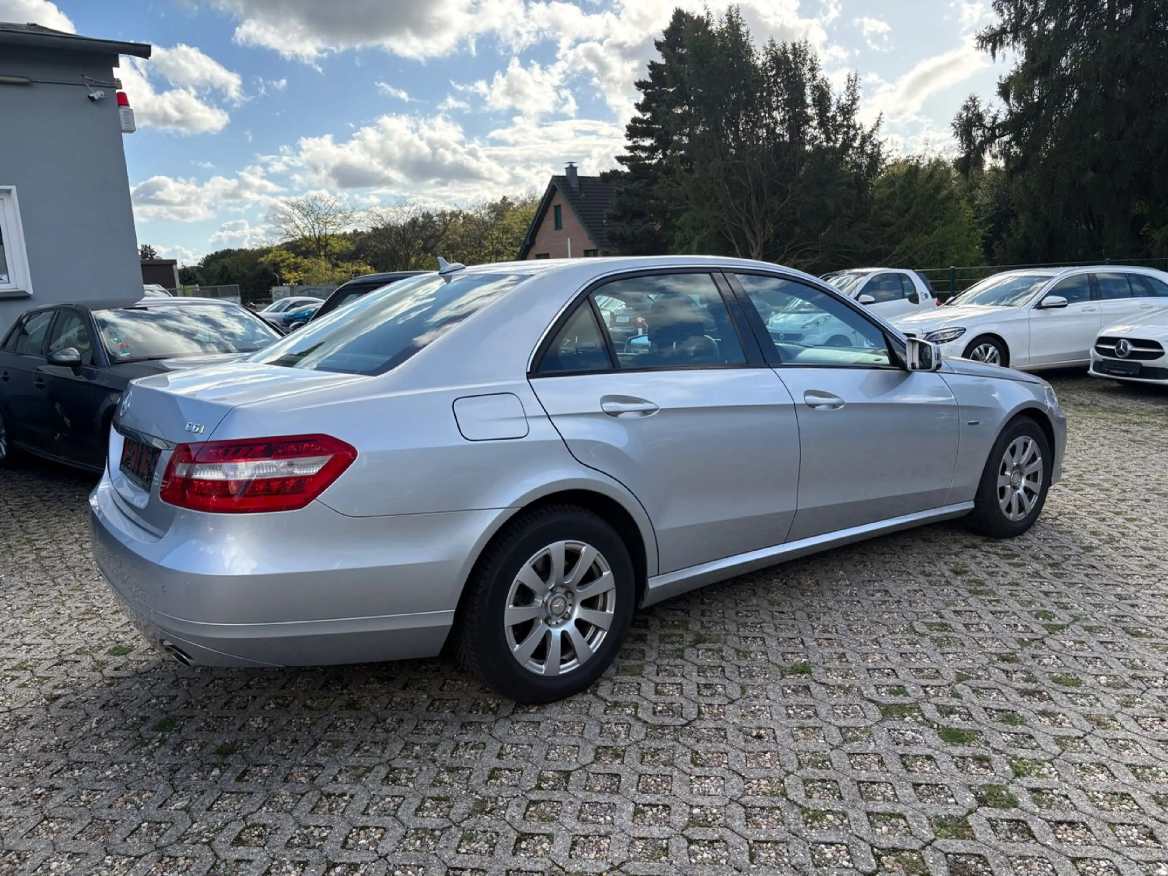 Mercedes-Benz E 350 E Limousine E 350 CGI BlueEfficiency — photo 7